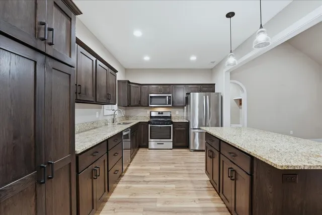 $384,500 | 105 Lakeview Drive, Decherd, TN 37324