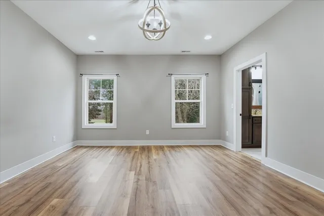 $384,500 | 105 Lakeview Drive, Decherd, TN 37324