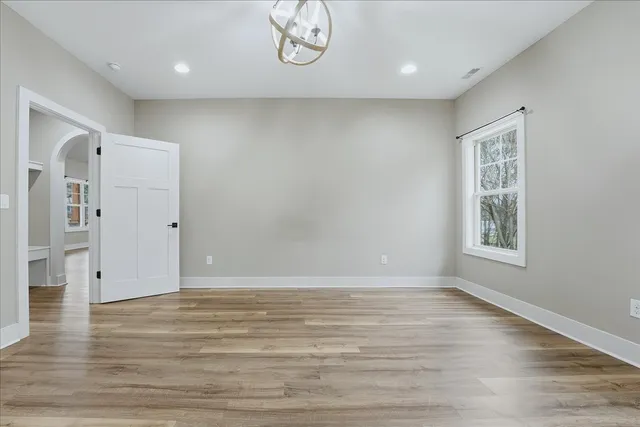 $384,500 | 105 Lakeview Drive, Decherd, TN 37324