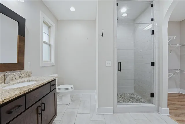 $384,500 | 105 Lakeview Drive, Decherd, TN 37324