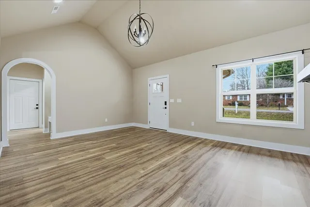 $384,500 | 105 Lakeview Drive, Decherd, TN 37324