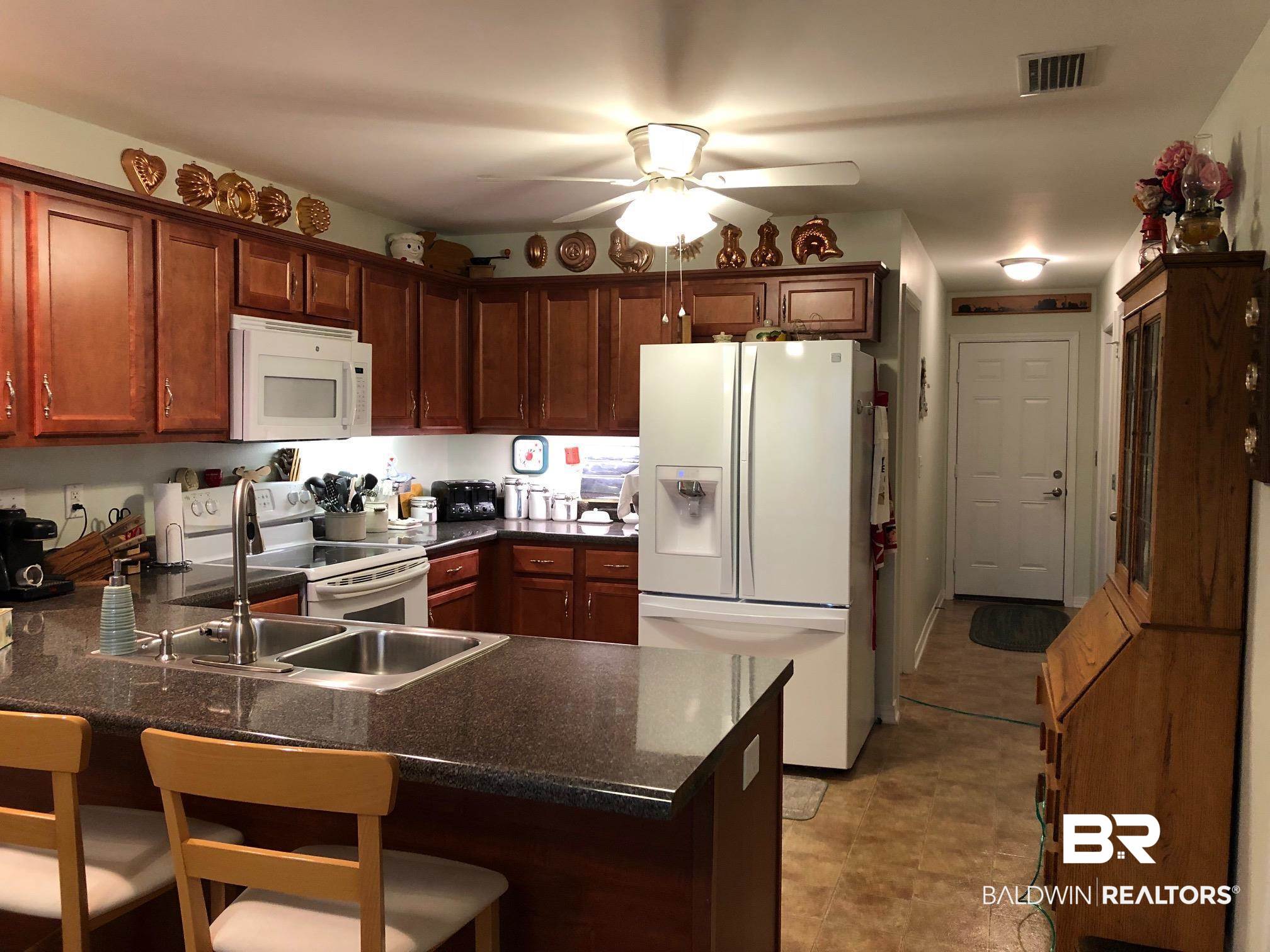 1905 Colorado Court Foley, AL 36535 - Photo 3 of 12 Kitchen