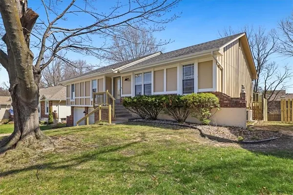 $325,000 | 7829 North Garfield Avenue, Kansas City, MO 64118