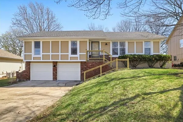 $325,000 | 7829 North Garfield Avenue, Kansas City, MO 64118