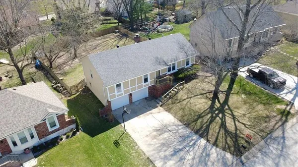$325,000 | 7829 North Garfield Avenue, Kansas City, MO 64118