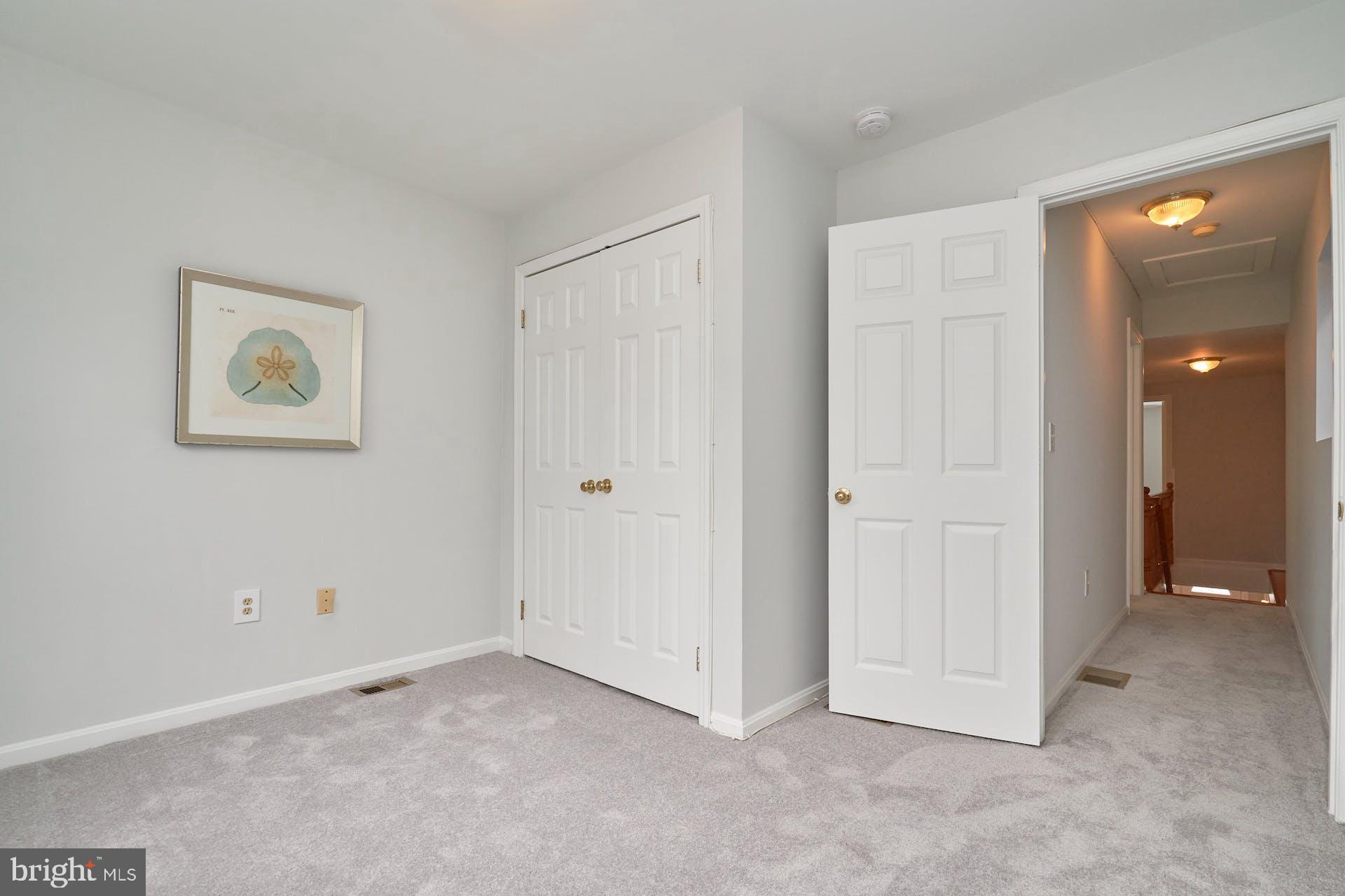 1313 K Street Southeast Washington, DC 20003 - Photo 31 of 48 an empty room with window and bathroom