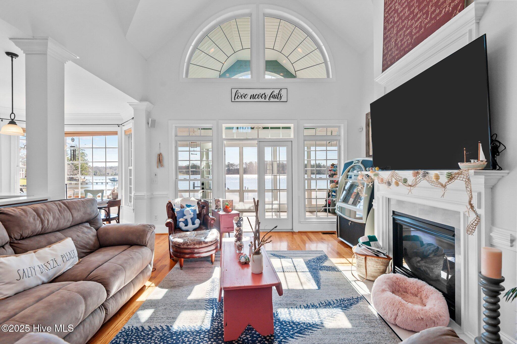 609 Long Point Road Chocowinity, NC 27817 - Photo 14 of 71 LIVING ROOM WITH VAULTED CEILING WITH WATER VIEW
