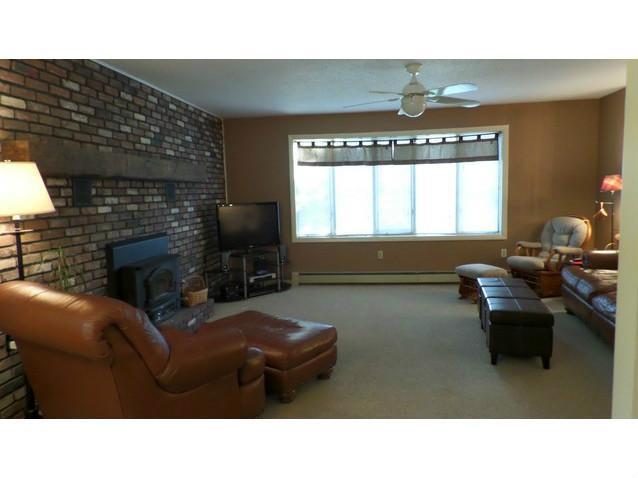 26 Brentwood Road Augusta, ME 04330 - Photo 8 of 29 Living Room.