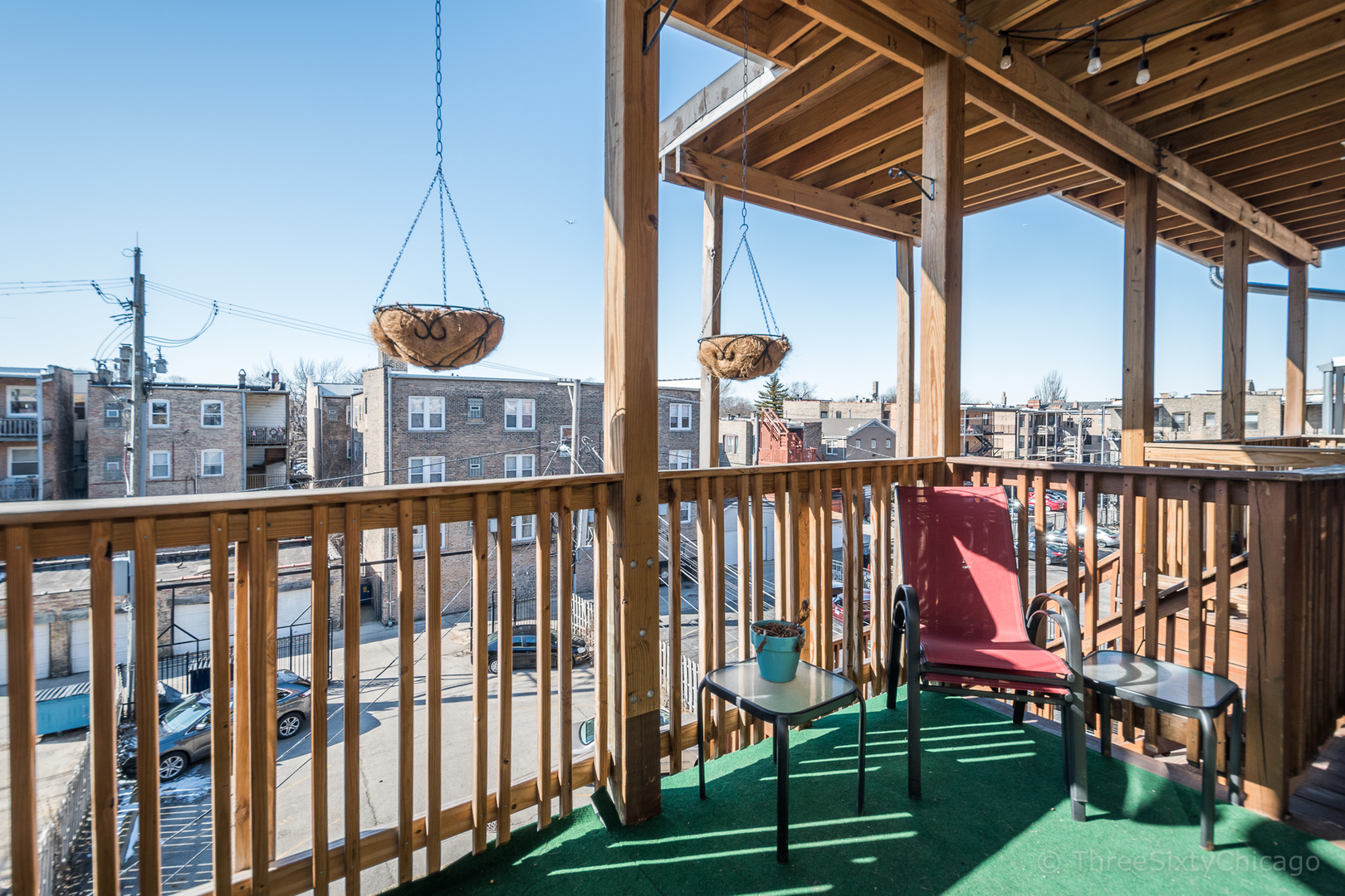 4028 North Sheridan Road, Unit 3 Chicago, IL 60613 - Photo 22 of 25 a view of a chairs and table in patio