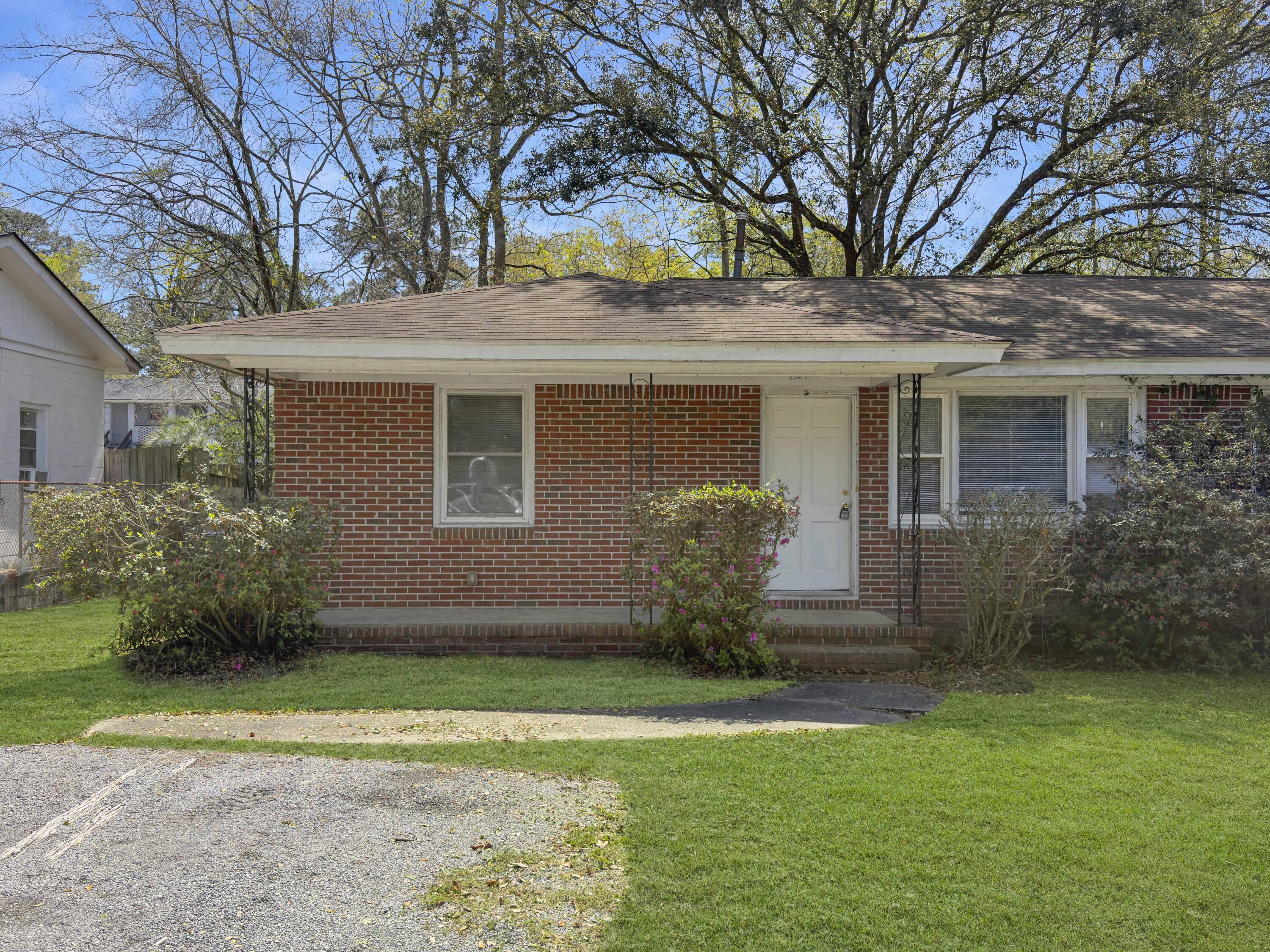 1129 Berkeley Street, Unit A Hanahan, SC 29410 - Photo 2 of 18 IMG_0625