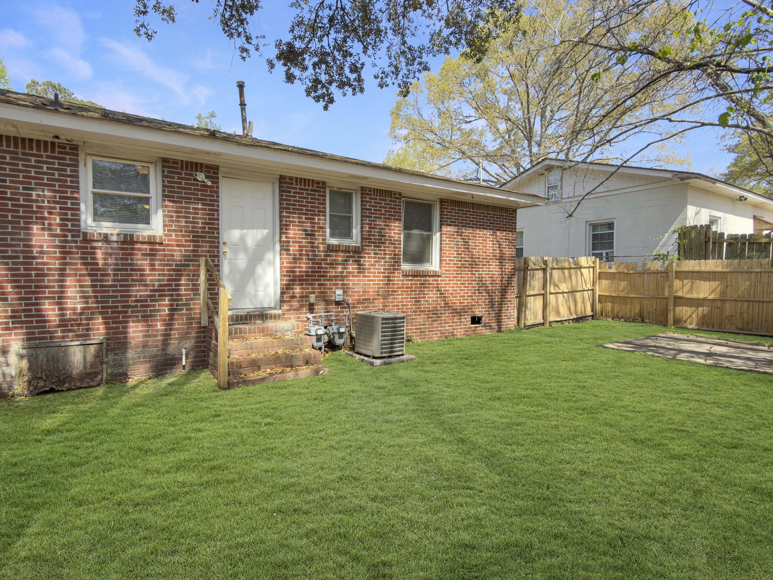 1129 Berkeley Street, Unit A Hanahan, SC 29410 - Photo 4 of 18 IMG_0622