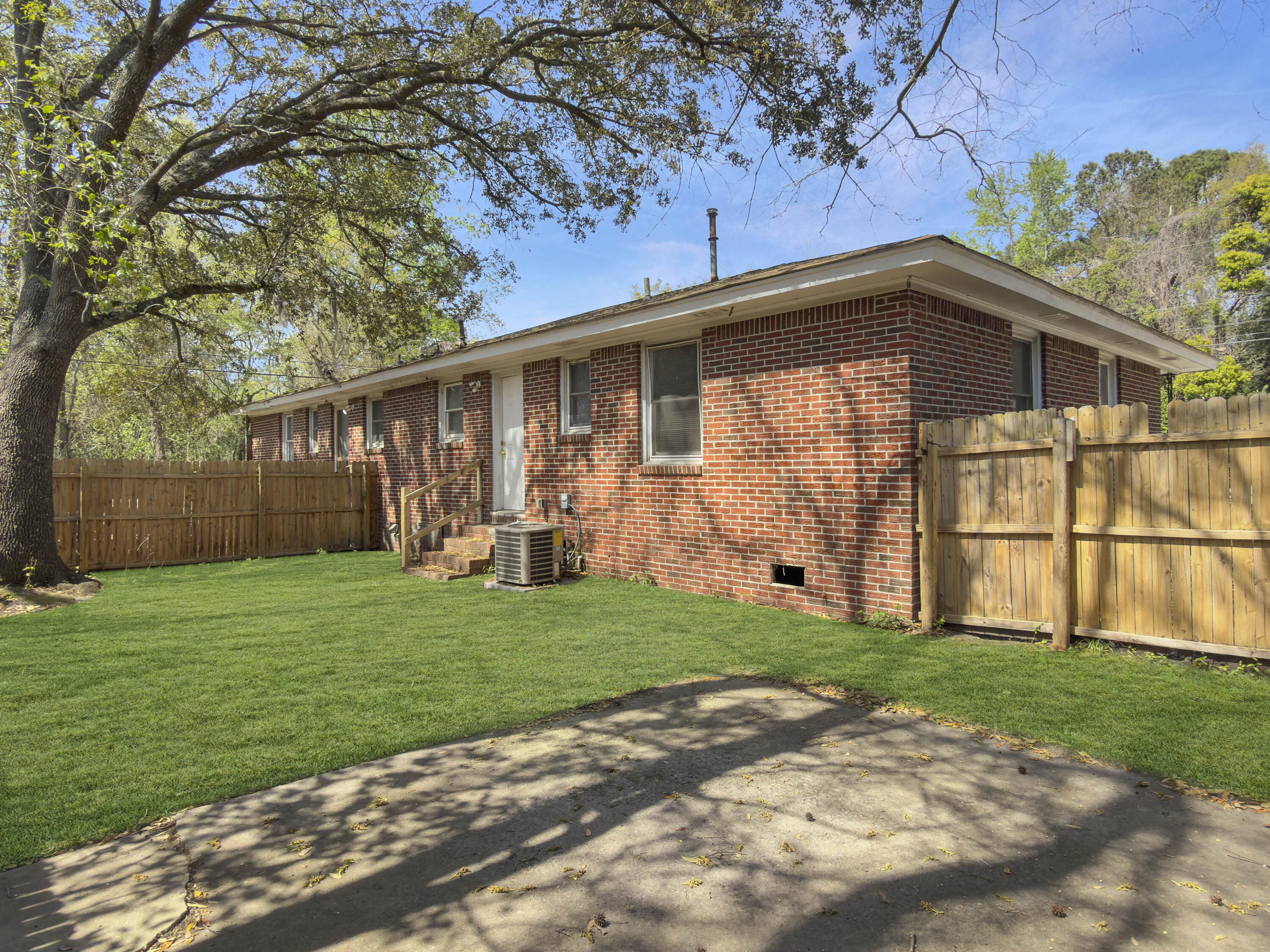 1129 Berkeley Street, Unit A Hanahan, SC 29410 - Photo 5 of 18 IMG_0623