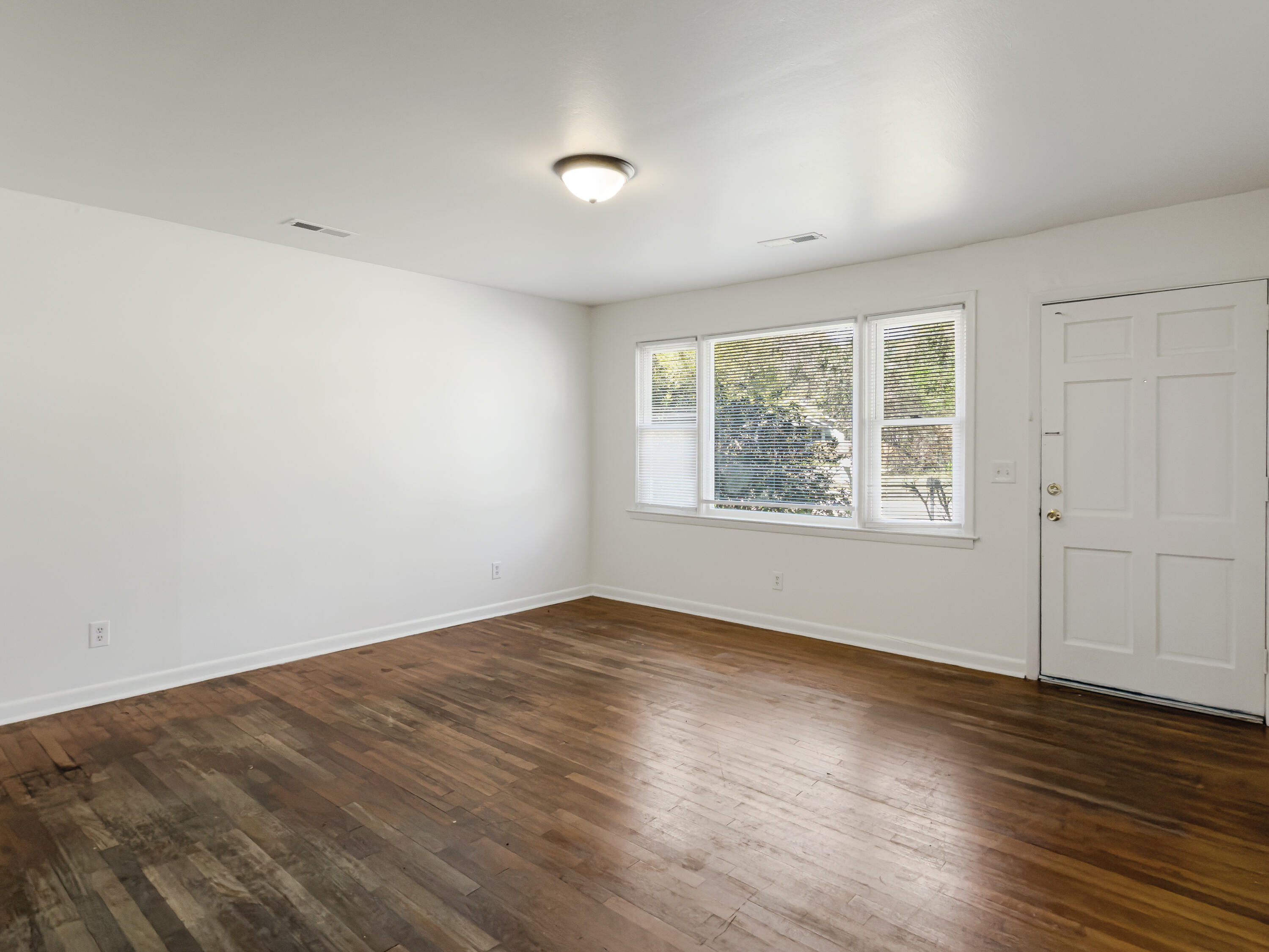 1129 Berkeley Street, Unit A Hanahan, SC 29410 - Photo 9 of 18 Photo Mar 17 2026, 1 42 41 PM