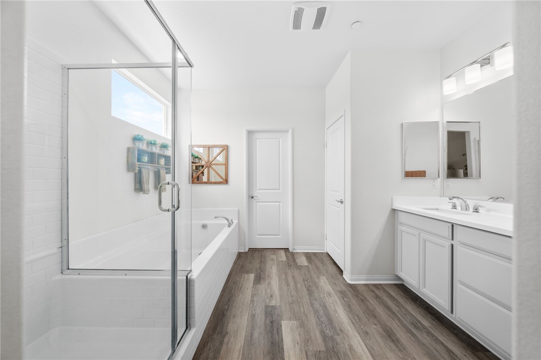 30154 Old Mill Road Menifee, CA 92584 - Photo 41 of 74 Primary bathroom