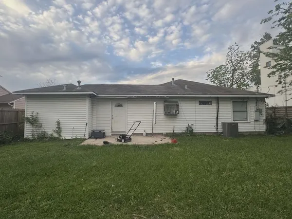 $1,700 | 6417 Rolla Street, Houston, TX 77055