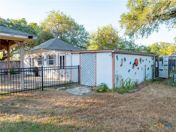 $385,500 | 408 East Reuss Boulevard, Cuero, TX 77954