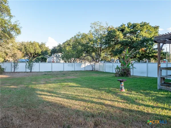$385,500 | 408 East Reuss Boulevard, Cuero, TX 77954