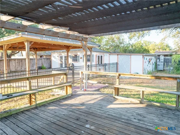 $385,500 | 408 East Reuss Boulevard, Cuero, TX 77954