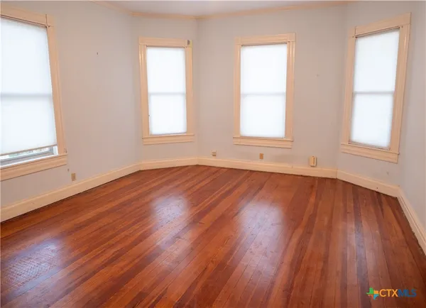 $385,500 | 408 East Reuss Boulevard, Cuero, TX 77954