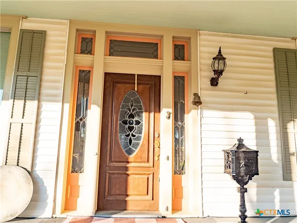 $385,500 | 408 East Reuss Boulevard, Cuero, TX 77954