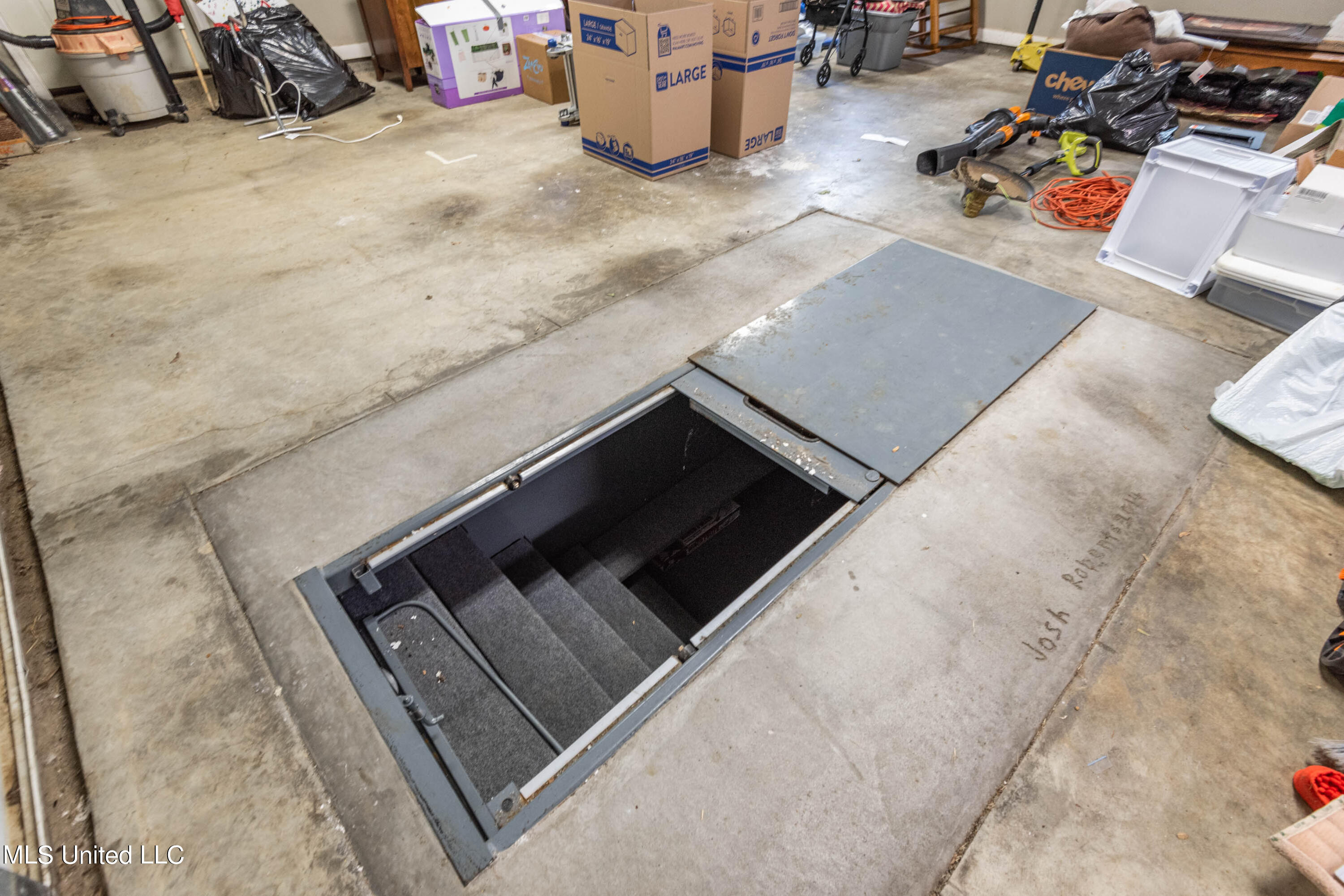 4964 Smith Road Coldwater, MS 38618 - Photo 18 of 22 Storm Shelter
