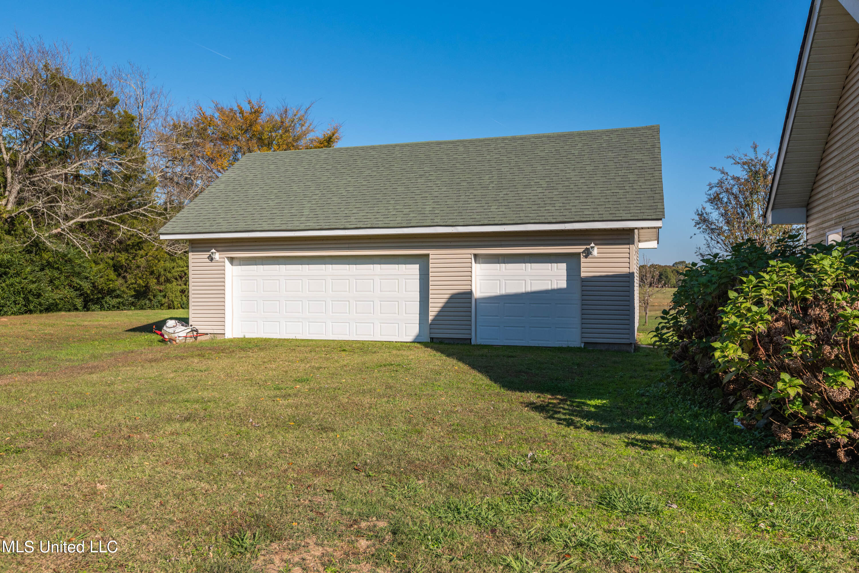4964 Smith Road Coldwater, MS 38618 - Photo 19 of 22 Second Garage