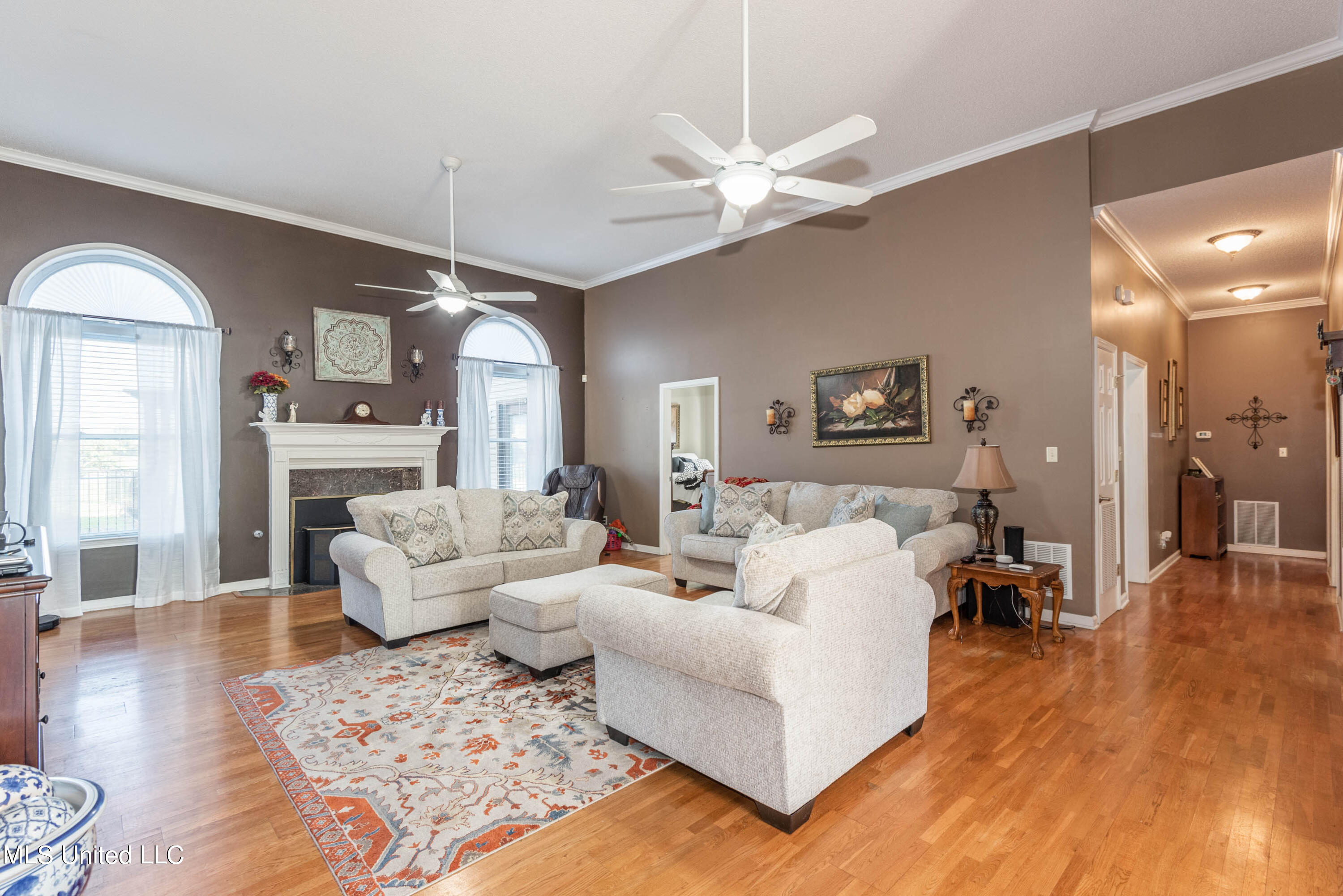 4964 Smith Road Coldwater, MS 38618 - Photo 2 of 22 Living Room