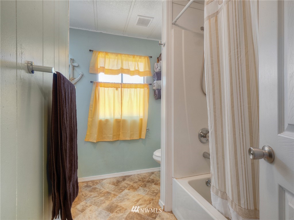 17145 Canal Road Southeast Yelm, WA 98597 - Photo 17 of 37 Gallery Image 17