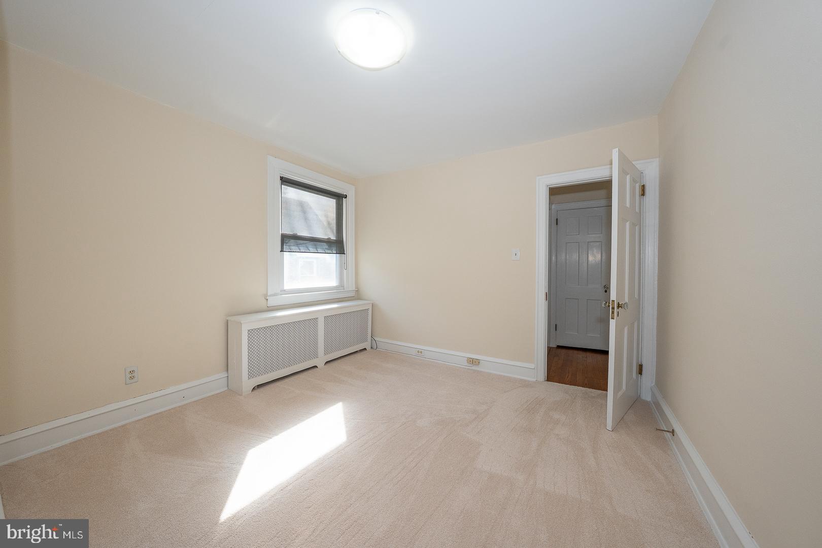 2939 Berkley Road Ardmore, PA 19003 - Photo 23 of 37 an empty room with windows and closet