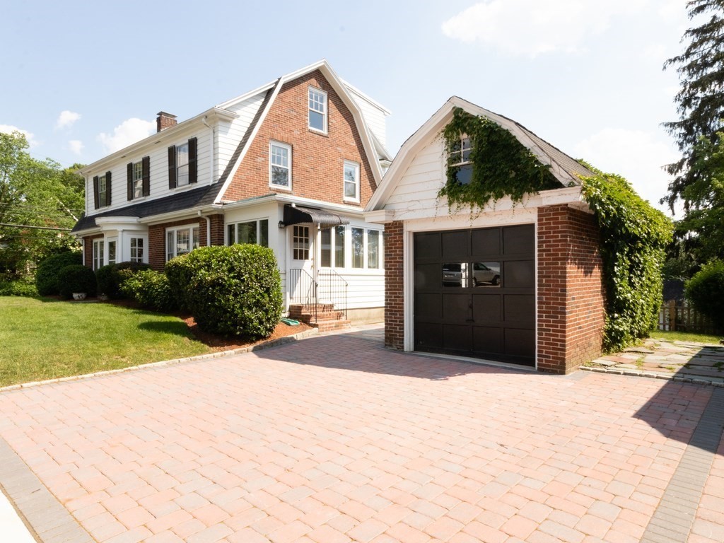 163 Bellevue Road Watertown, MA 02472 - Photo 3 of 42 Gallery Image 3