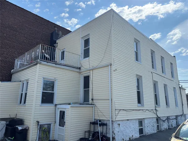 $1,200,000 | 3205 Lafayette Avenue | Throgs Neck