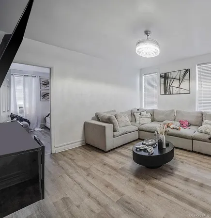 $1,200,000 | 3205 Lafayette Avenue | Throgs Neck