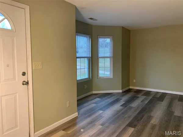 $1,350 | 403 Frank Street, Washington, MO 63090