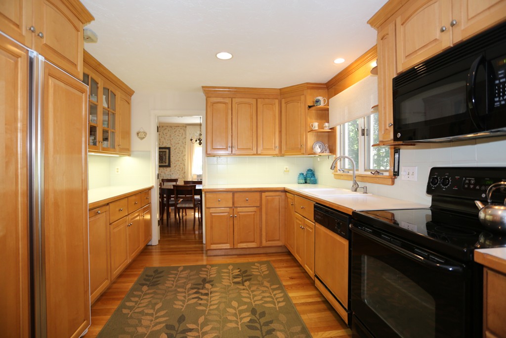 21 Stewart Road Needham, MA 02492 - Photo 8 of 28 Gallery Image 8