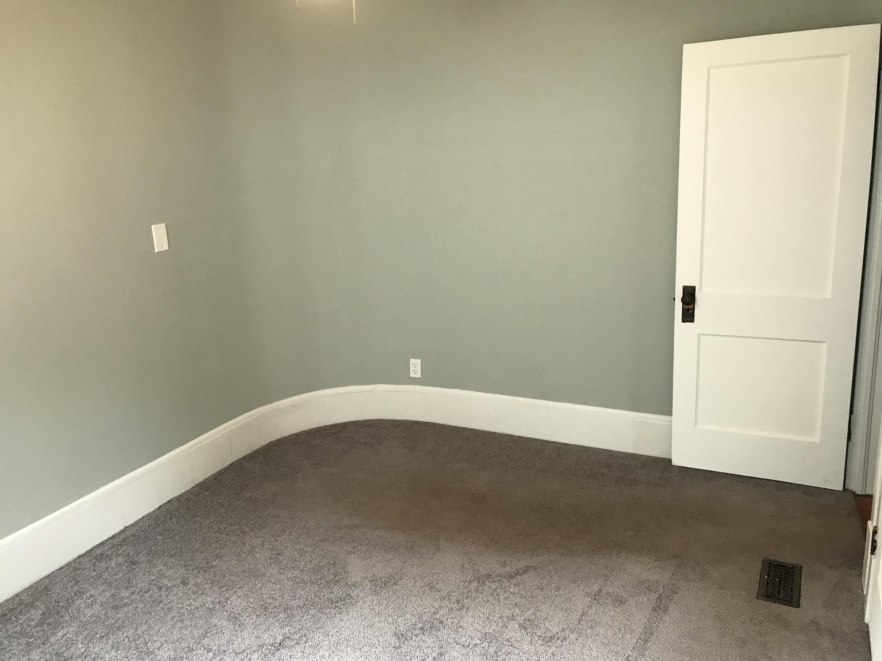 172 Carbondale Road Waymart, PA 18472 - Photo 14 of 27 BEDEROOM 2