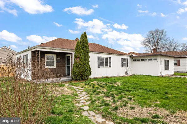 $2,500 | 700 Garnet Road, Wilmington, DE 19804