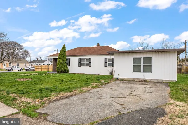 $2,500 | 700 Garnet Road, Wilmington, DE 19804