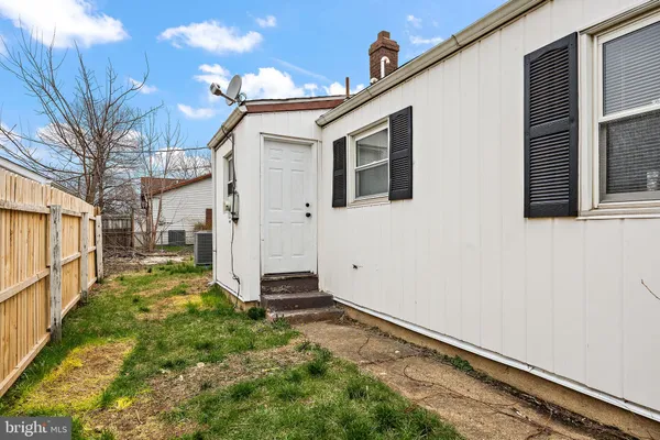 $2,500 | 700 Garnet Road, Wilmington, DE 19804