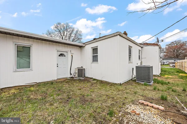 $2,500 | 700 Garnet Road, Wilmington, DE 19804