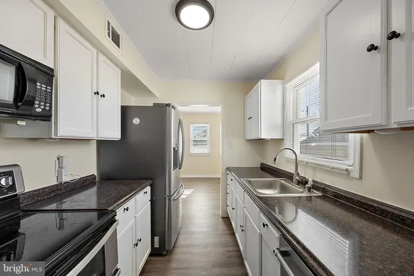 $2,500 | 700 Garnet Road, Wilmington, DE 19804