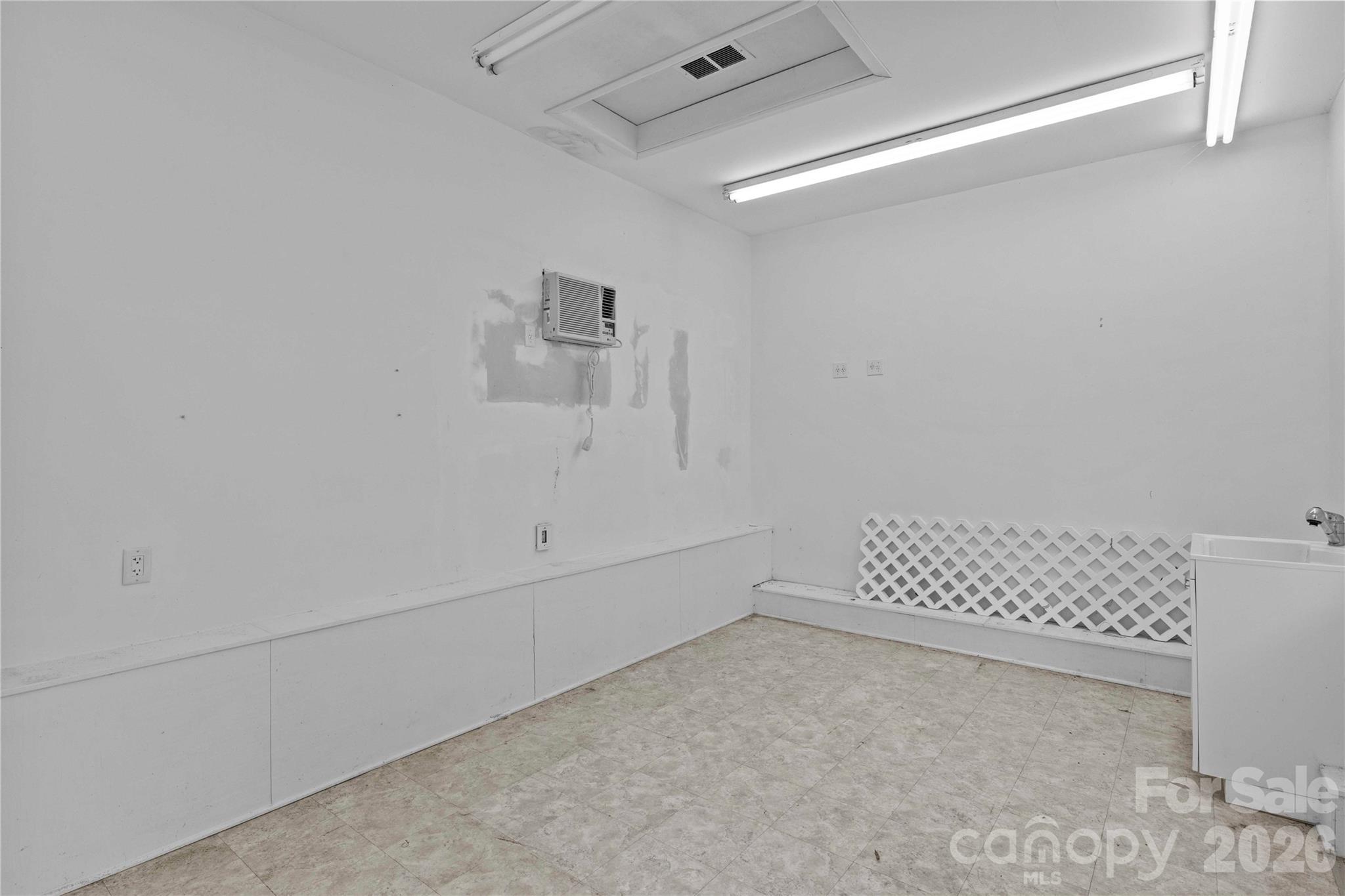 21133 Rio Oro Drive Cornelius, NC 28031 - Photo 34 of 41 a view of a garage