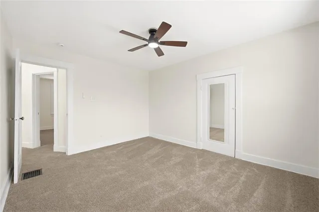 a view of a big room with closet