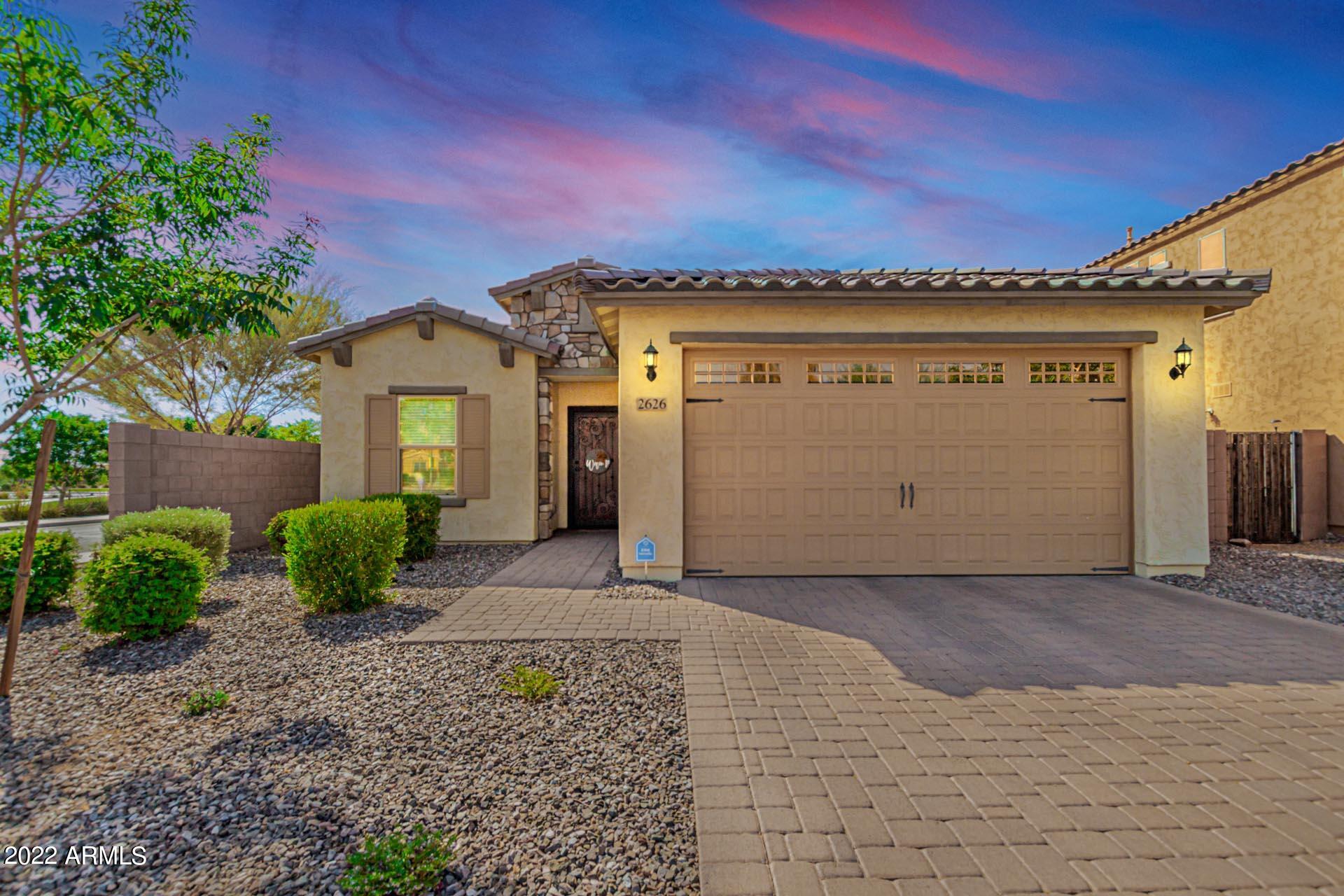2626 East Gillcrest Road Gilbert, AZ 85298 - Photo 1 of 23 Gillcrest2626ext2twLt