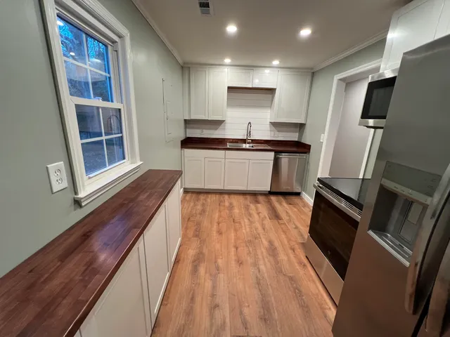 $2,500 | 628 South Laurel Street, Summerville, SC 29483