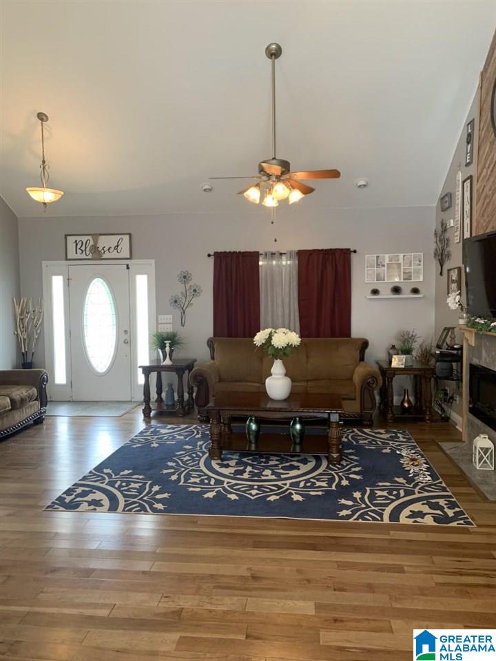 660 Collum Street Jemison, AL 35085 - Photo 2 of 20