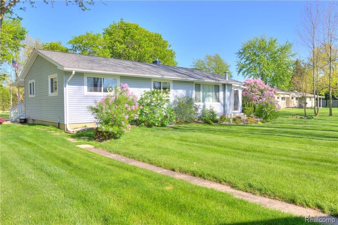 1289 North Seymour Road Flushing, MI 48433 - Photo 23 of 24 HDR Back of Home (3007x2007).jpg