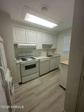 $1,800 | 1904 Smallwood Drive, Unit 4, Raleigh, NC 27605