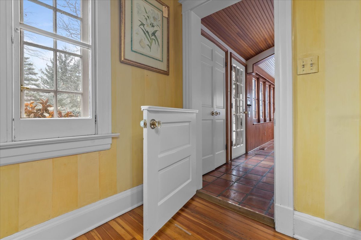 345 Sylvan Road Lake Bluff, IL 60044 - Photo 28 of 55 a view of a hallway and wooden floor
