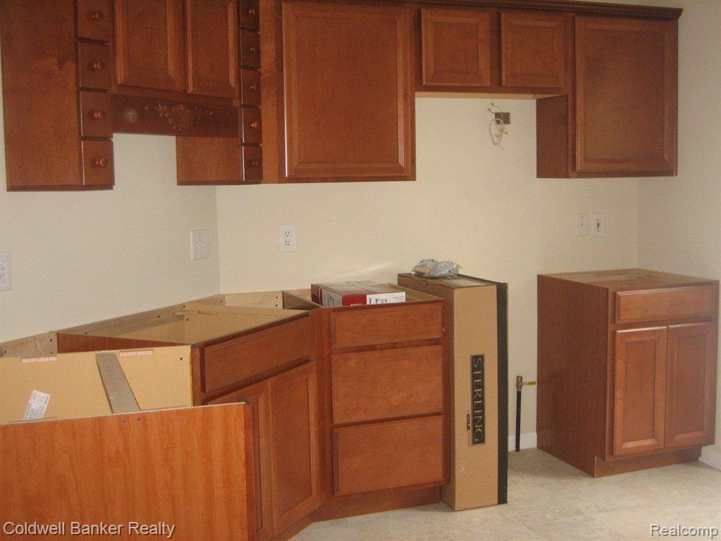 1968 East Davisburg Road Holly, MI 48442 - Photo 9 of 23 New cabinets
