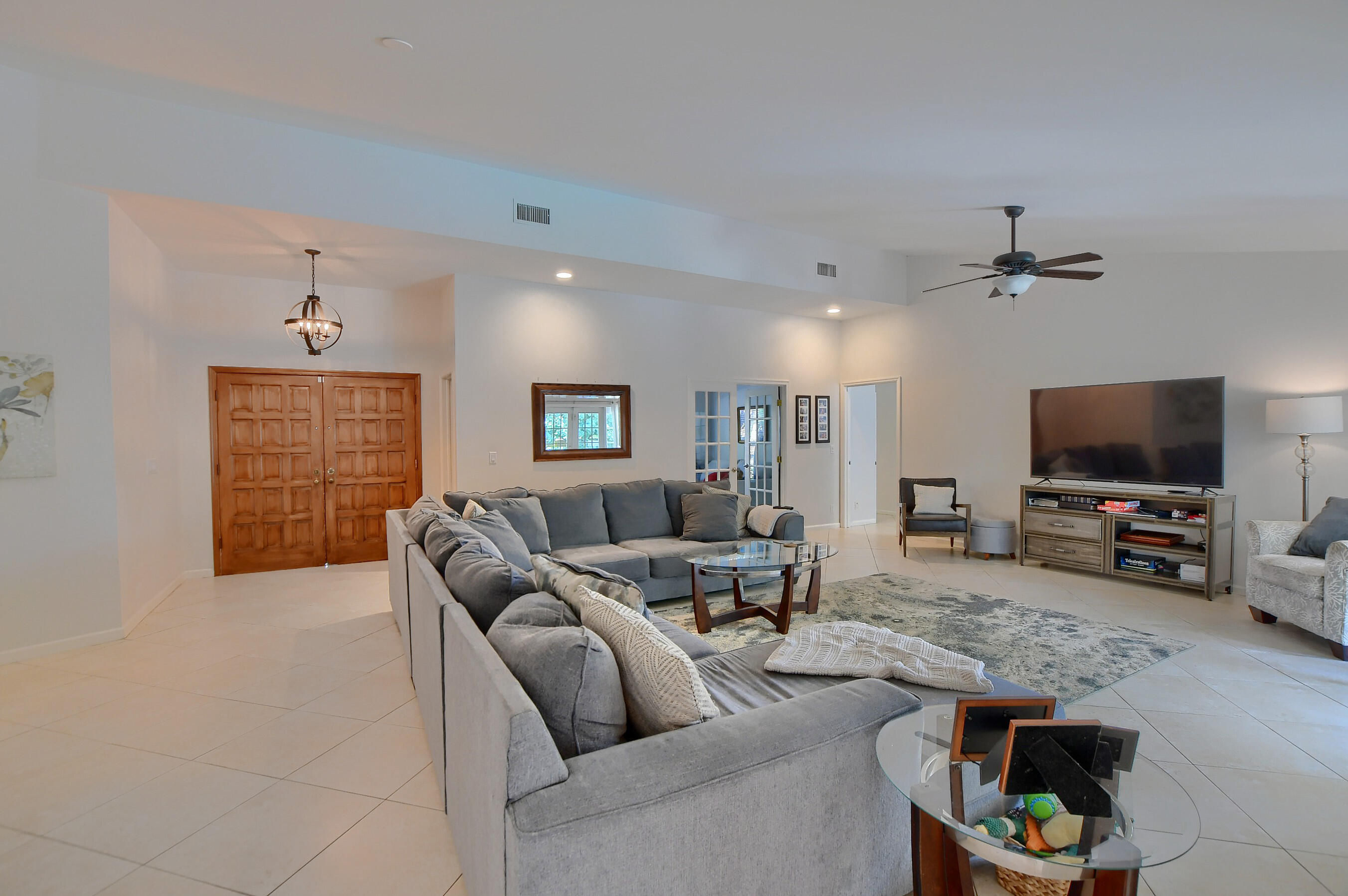 1860 Parkside Circle South Boca Raton, FL 33486 - Photo 5 of 47 10_ebf_0568-hdr(5)